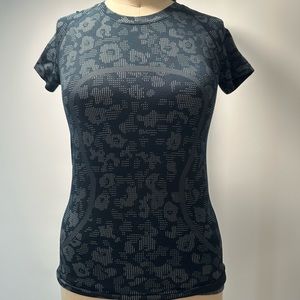Lululemon swiftly tech short sleeve